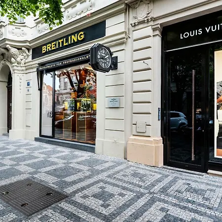 Design Next To Louis Vuitton Building Appartement *
