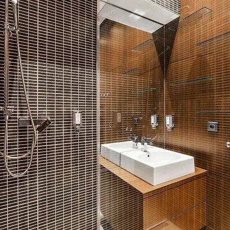 Apartment Design Next To Louis Vuitton Building *